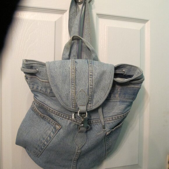 Jeans Material Backpack.  Lots of cute pockets/zippers to put things in. - Picture 1 of 11